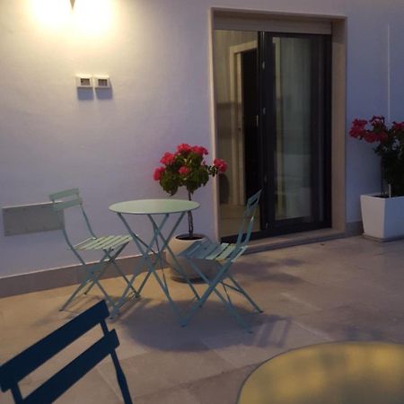 B&B Del Corso Foggia Con Parcheggio Custodito エクステリア 写真